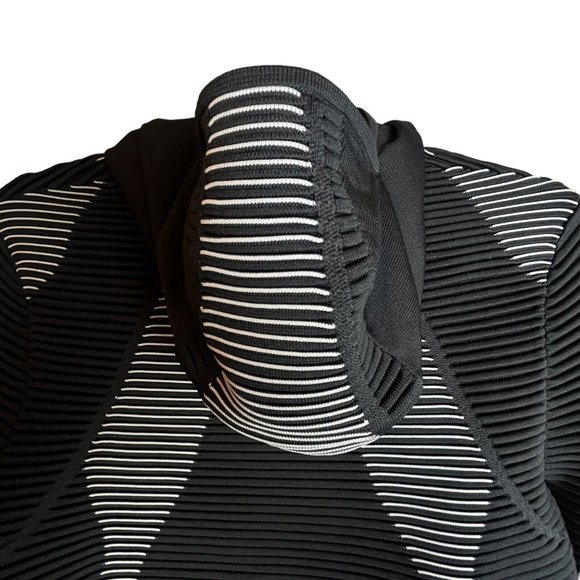 Under Armour Womens IntelliKnit Balaclava Hoodie Performance Top M Gray Black Wh - Picture 4 of 12